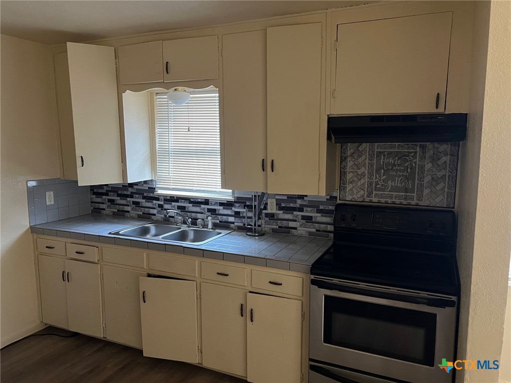 510 Wolf Street Property Photo 3