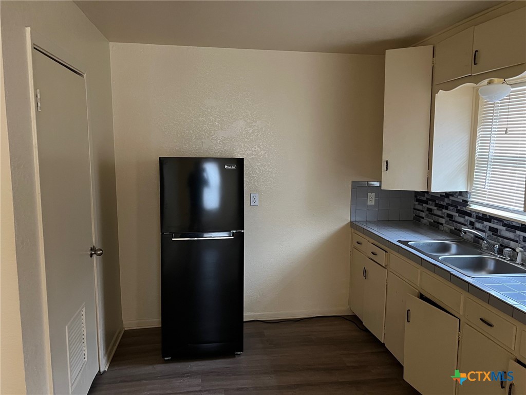 510 Wolf Street Property Photo 4