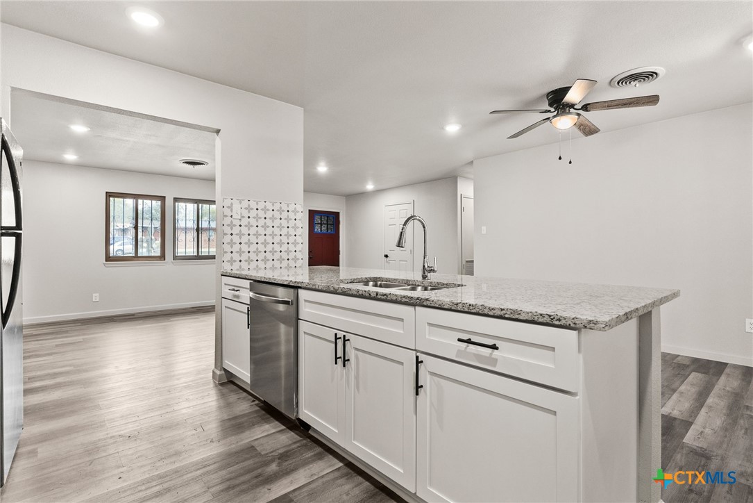 1403 Meadow Drive Property Photo 8