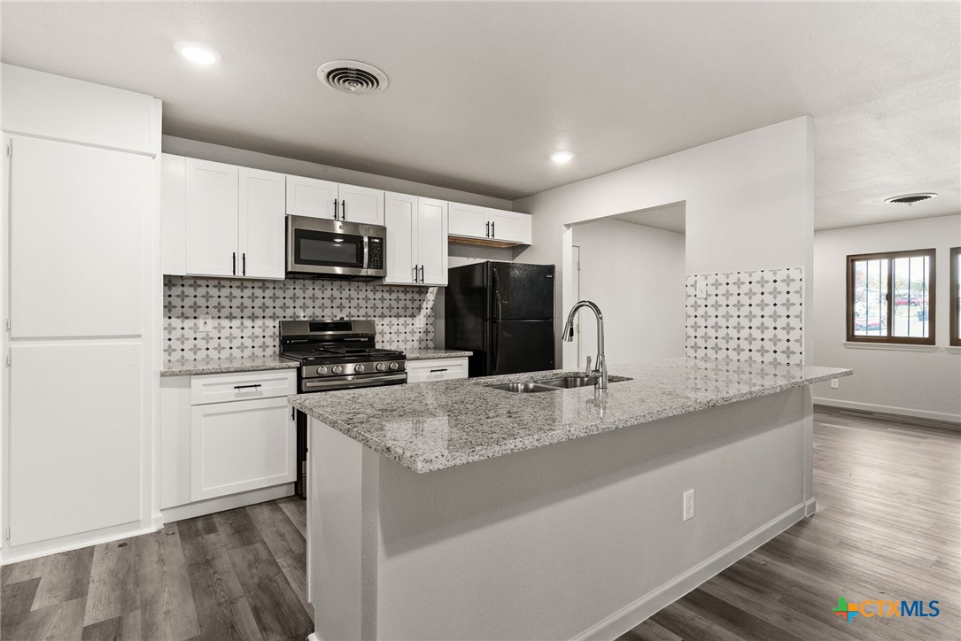 1403 Meadow Drive Property Photo 9
