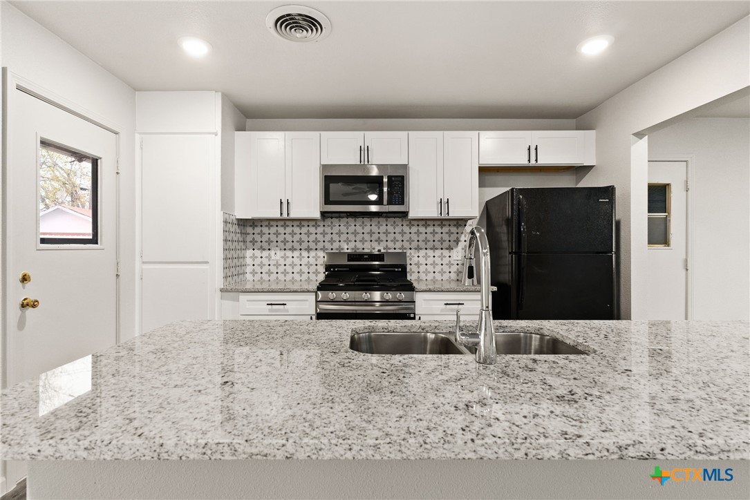 1403 Meadow Drive Property Photo 11