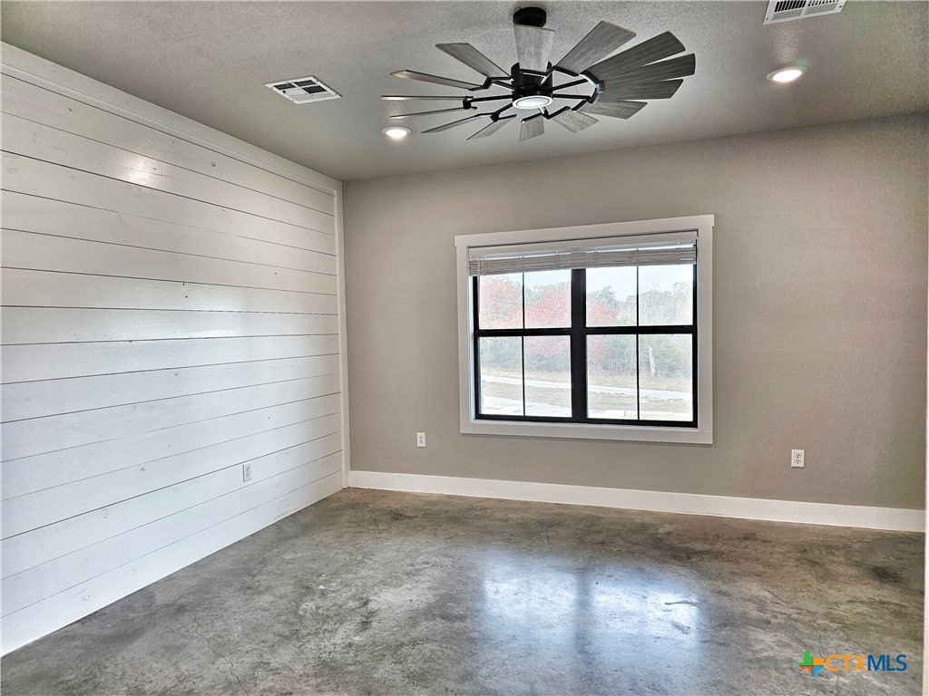2300 Fm 215 Property Photo 17