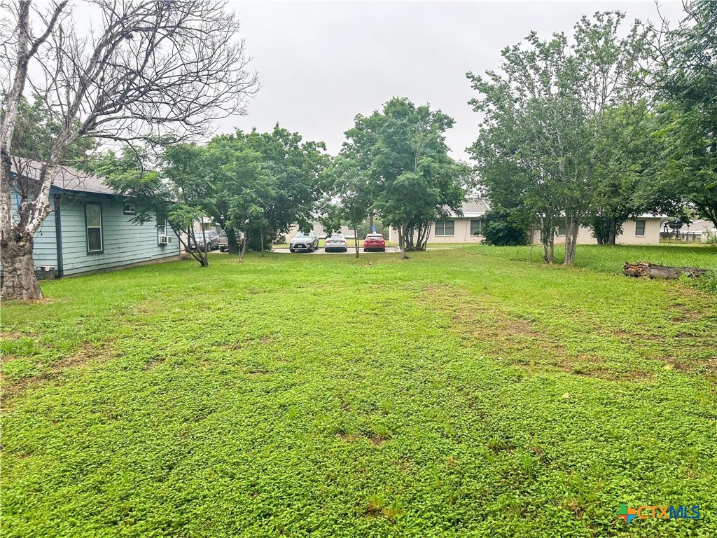 608 Lamar Street Property Photo 4