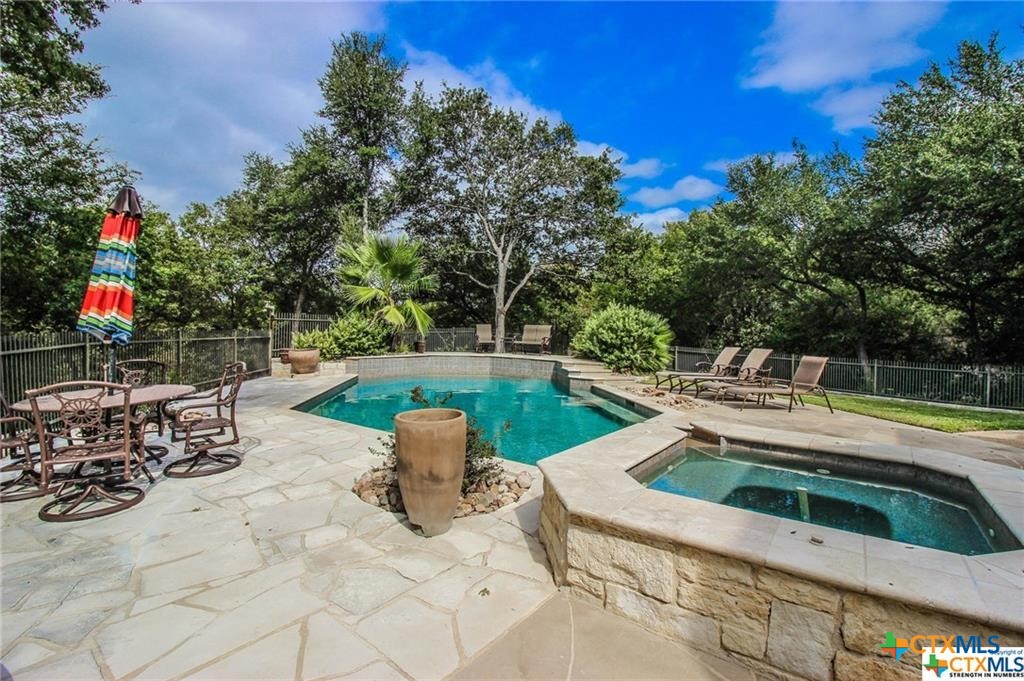 10286 Hartrick Bluff Road Property Photo 8