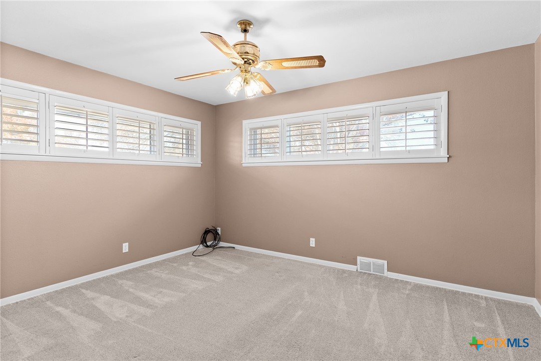 708 W North Avenue Property Photo 25