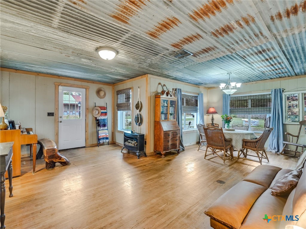 743 Centre Street Property Photo 2