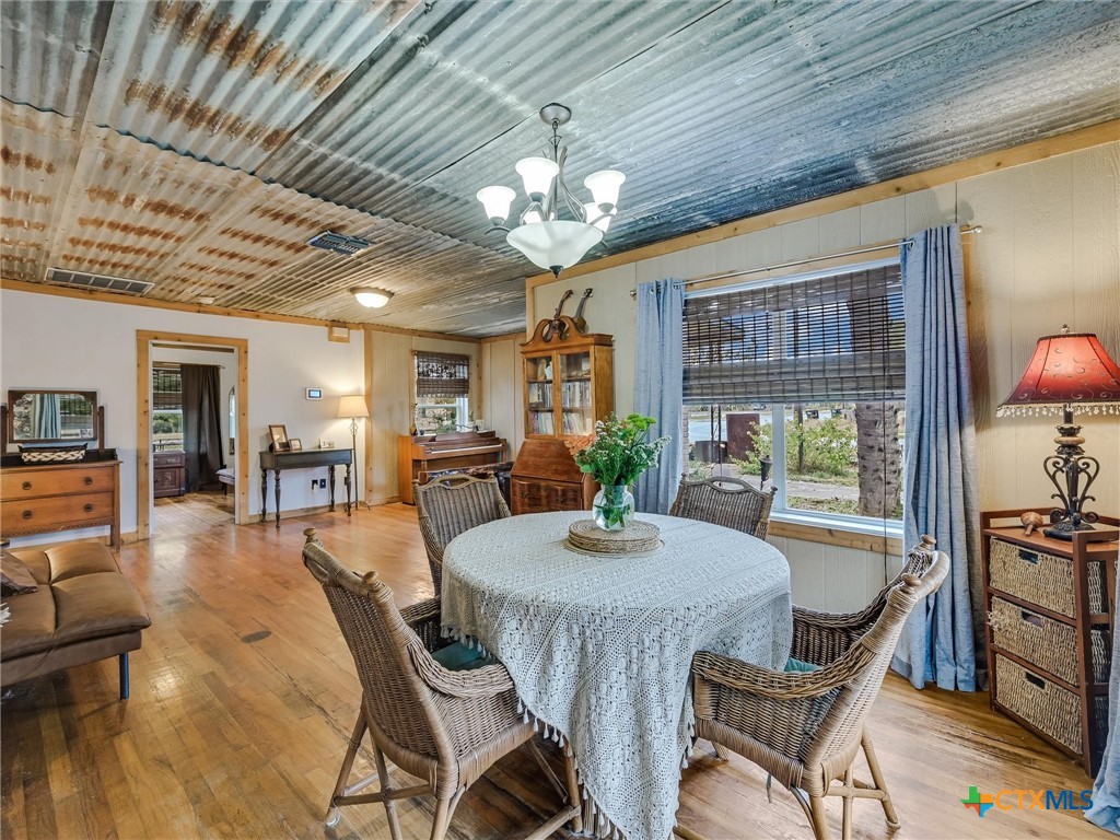 743 Centre Street Property Photo 4