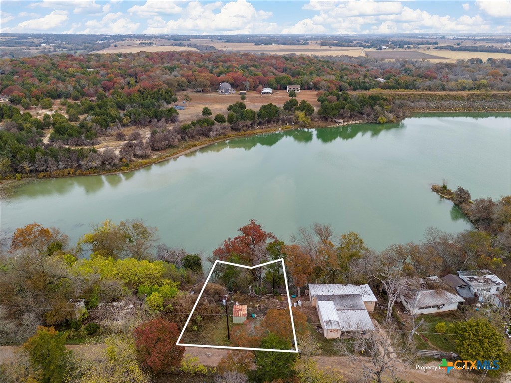 209 Lake Shore Drive Property Photo 8