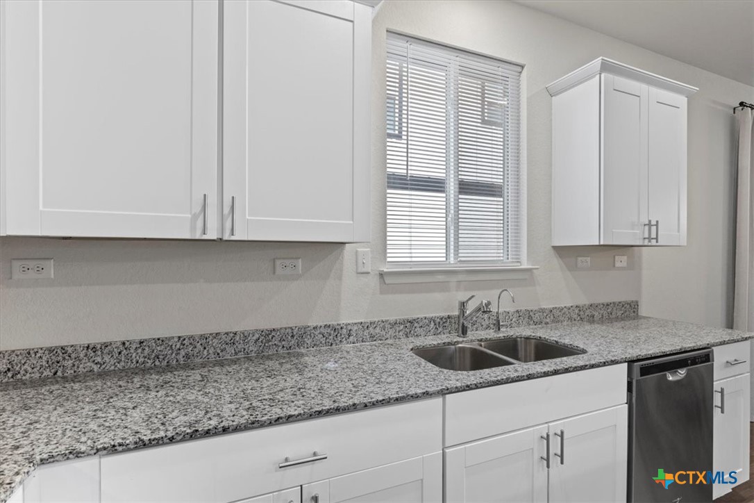 808 Beacon Heights Property Photo 13