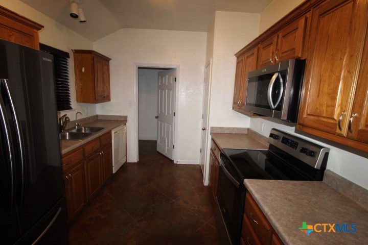 40 Market Loop Property Photo 3