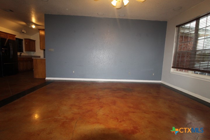 40 Market Loop Property Photo 5