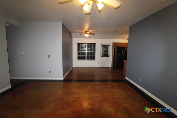 40 Market Loop Property Photo 6