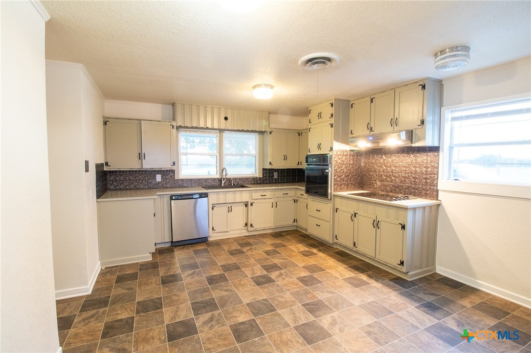5466 Chaparral Road Property Photo 17