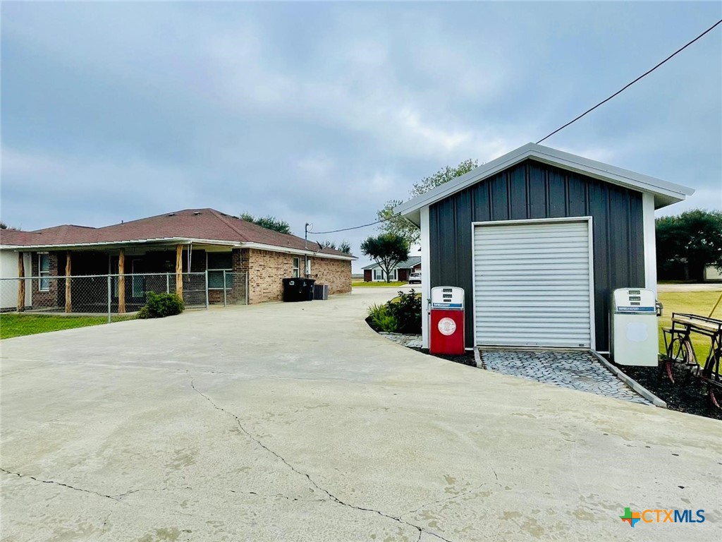 108 Golden Glow Street Property Photo 18