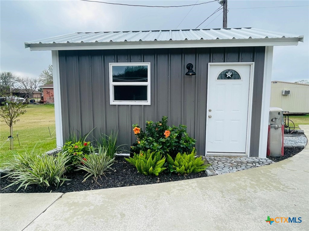 108 Golden Glow Street Property Photo 20