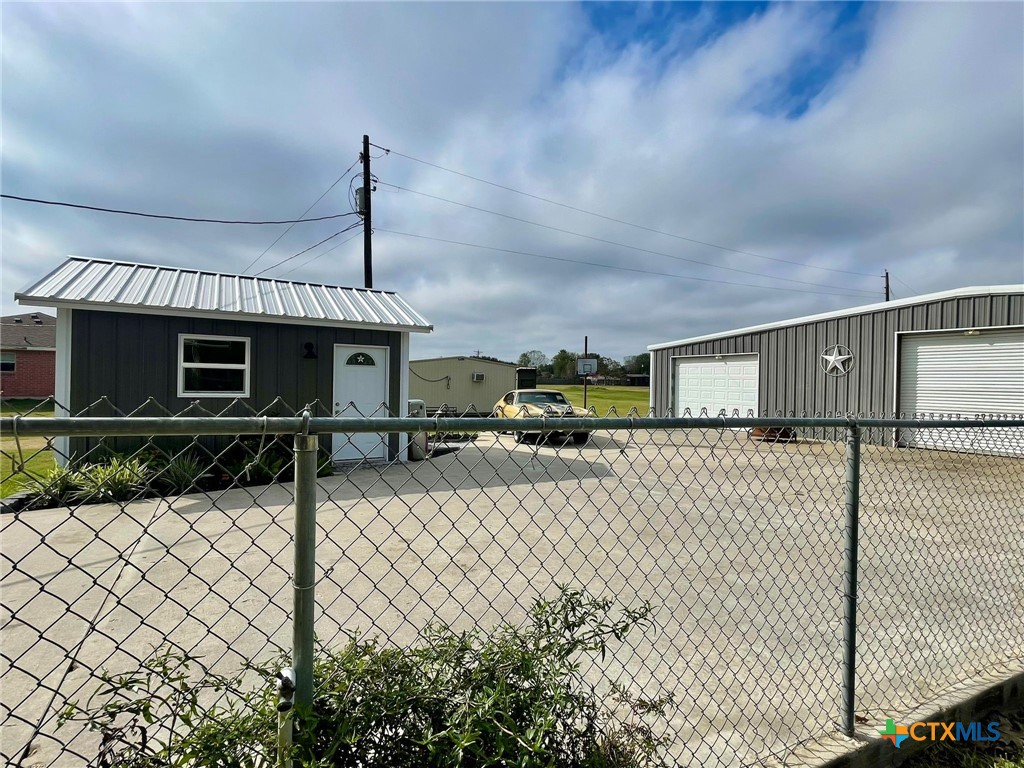 108 Golden Glow Street Property Photo 23
