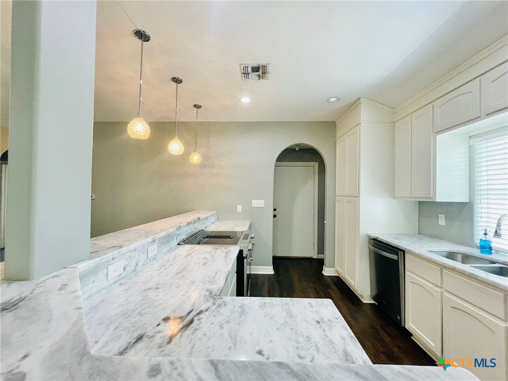108 Golden Glow Street Property Photo 25