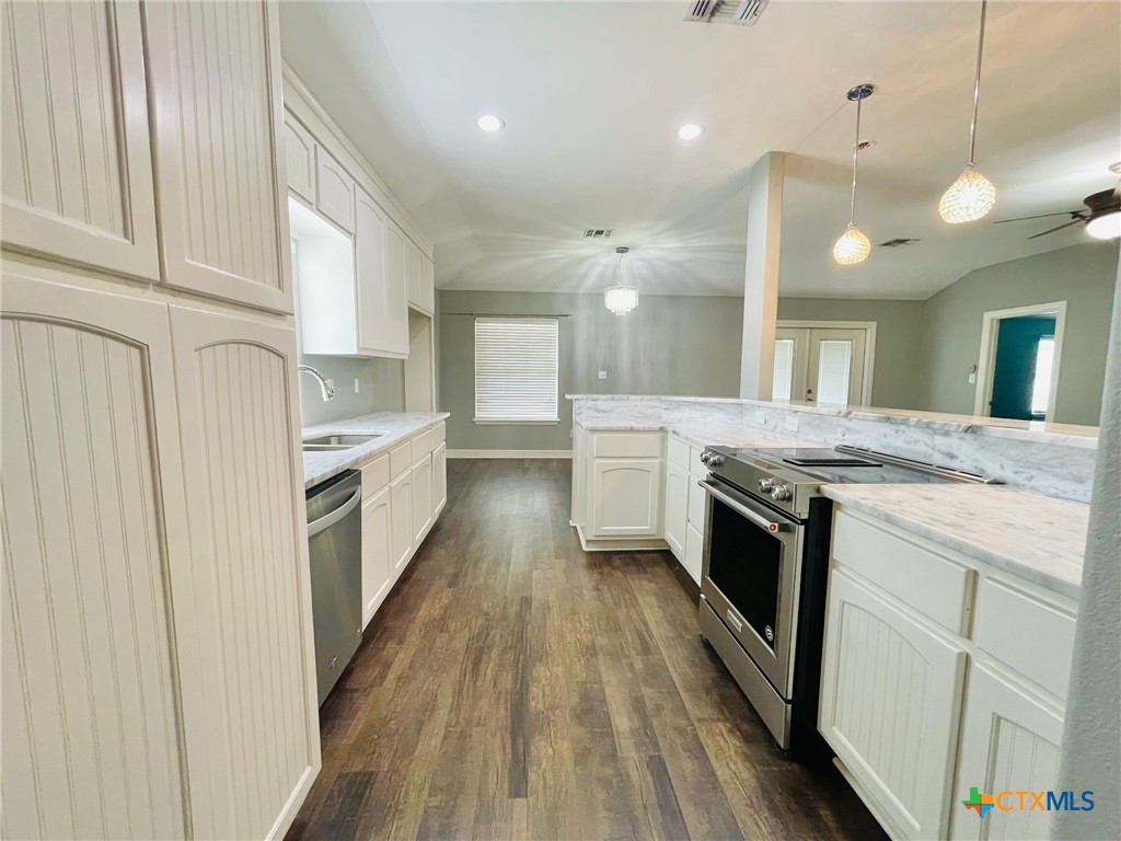 108 Golden Glow Street Property Photo 26