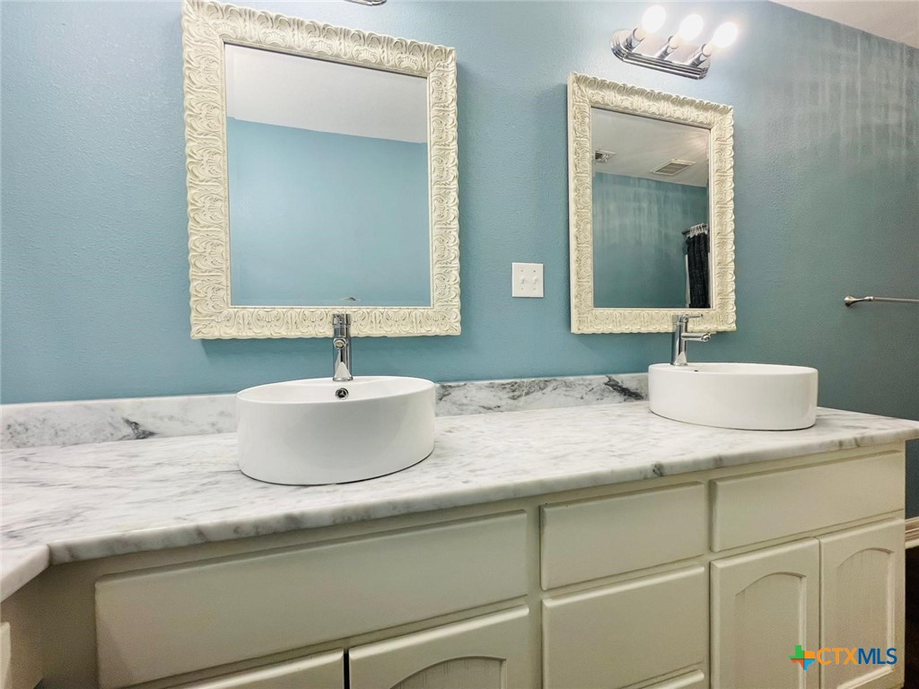 108 Golden Glow Street Property Photo 35