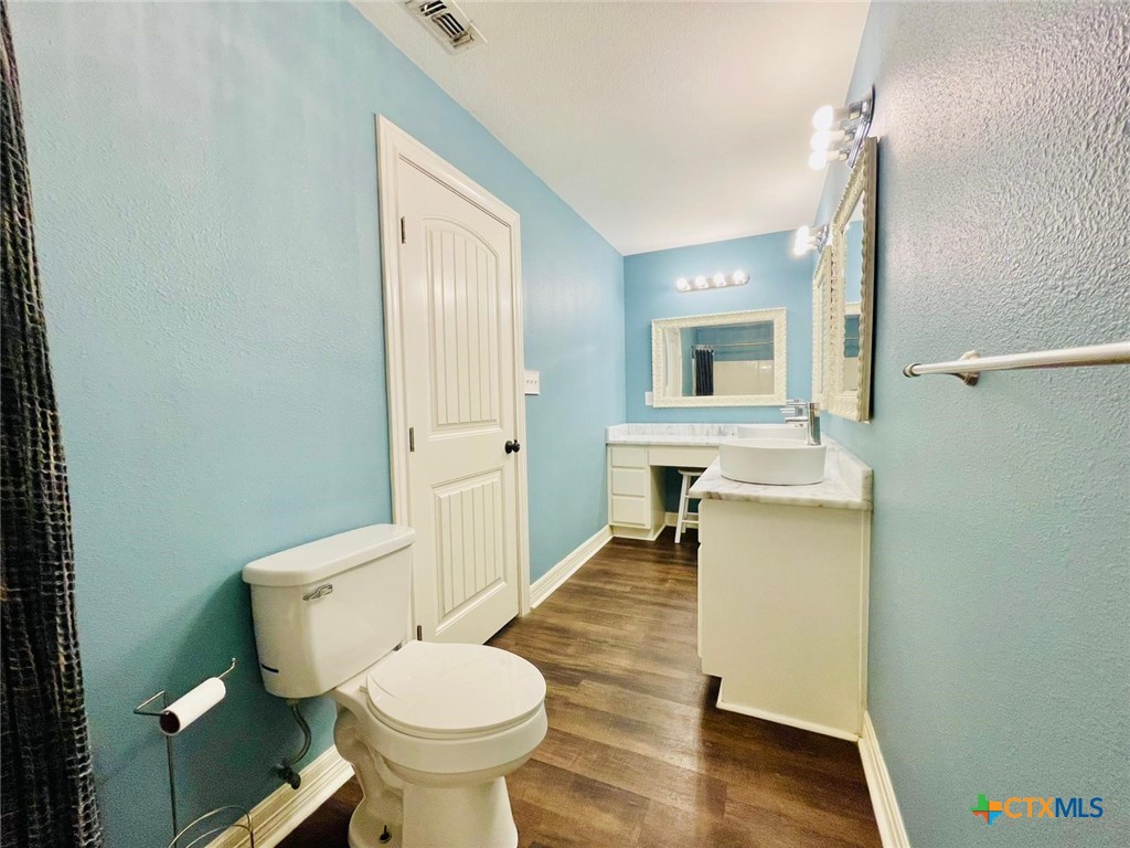 108 Golden Glow Street Property Photo 37