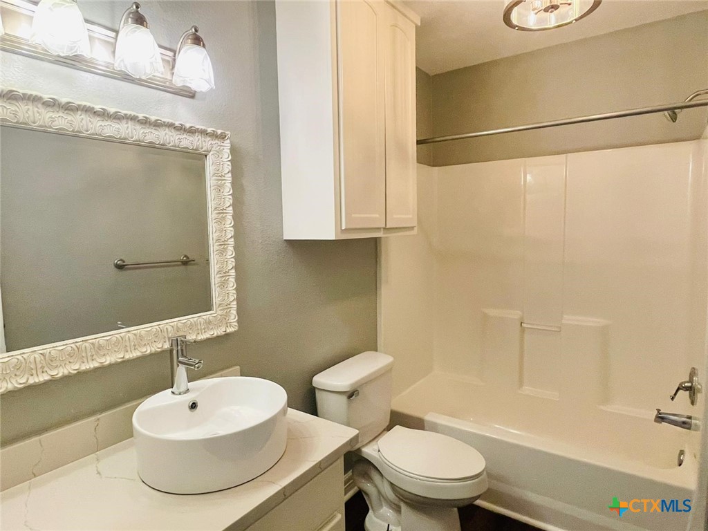 108 Golden Glow Street Property Photo 39