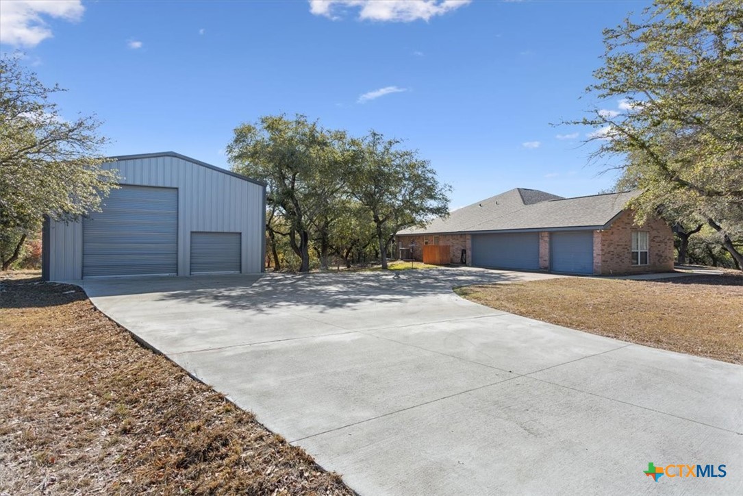 299 White Oak Drive Property Photo 7
