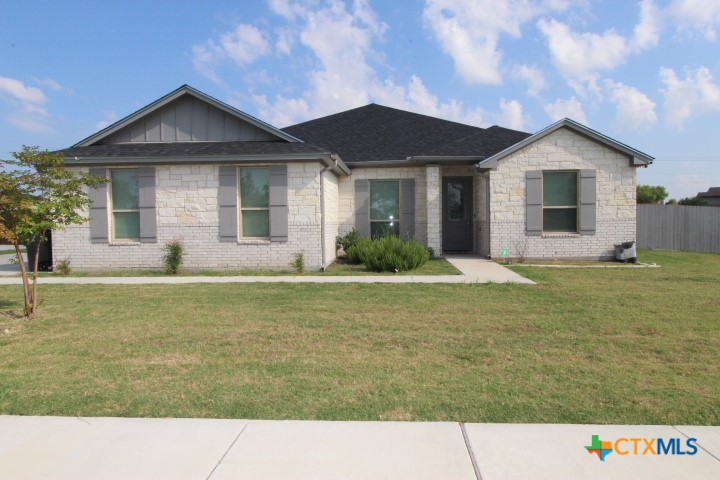 2309 Sparrow Road Property Photo 1