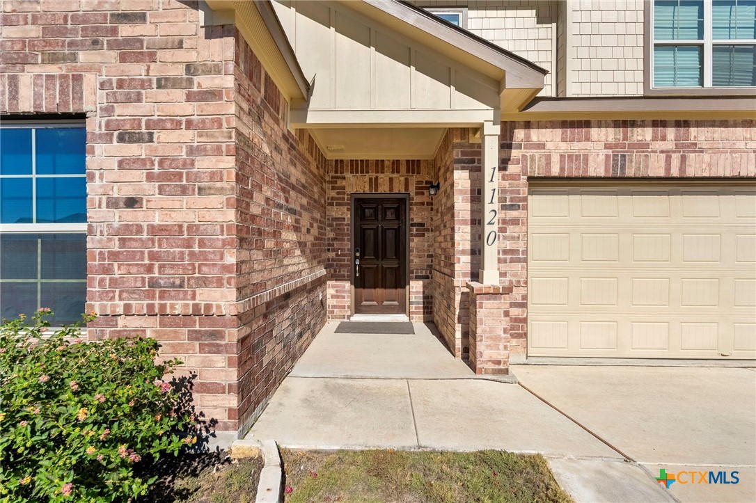 1120 Amber Lake Property Photo 3