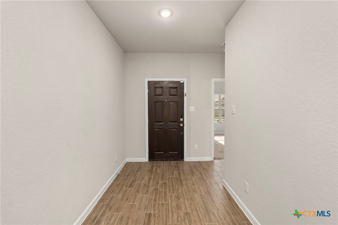 1120 Amber Lake Property Photo 4