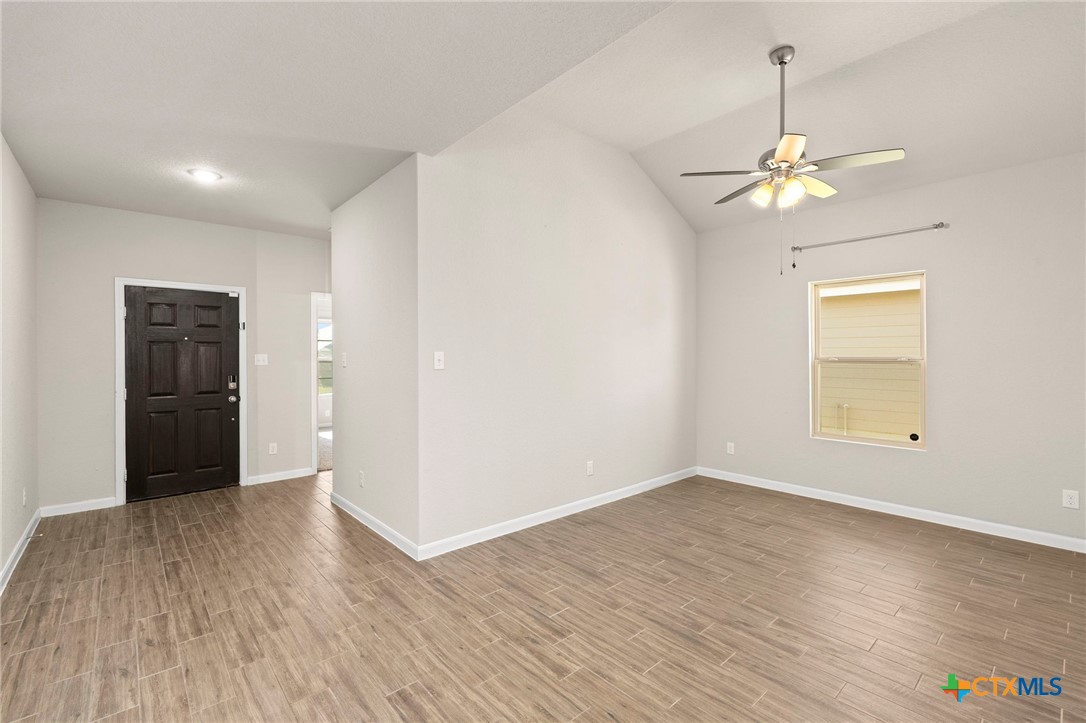 1120 Amber Lake Property Photo 5