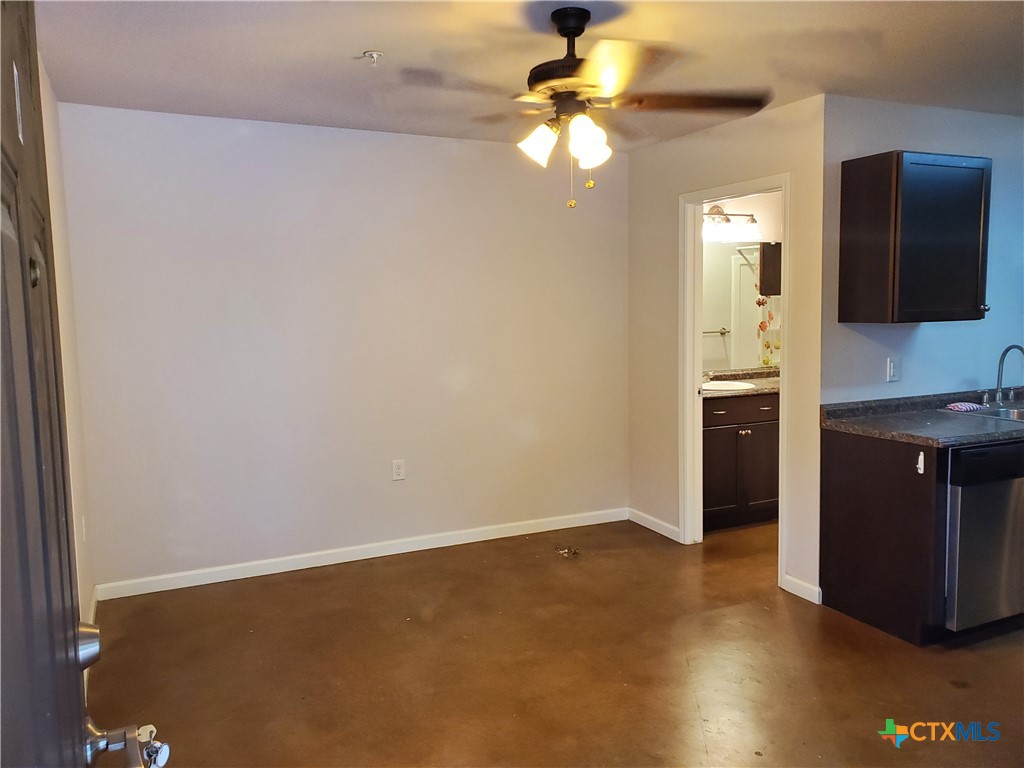 1037 W Court Street C Property Photo 1