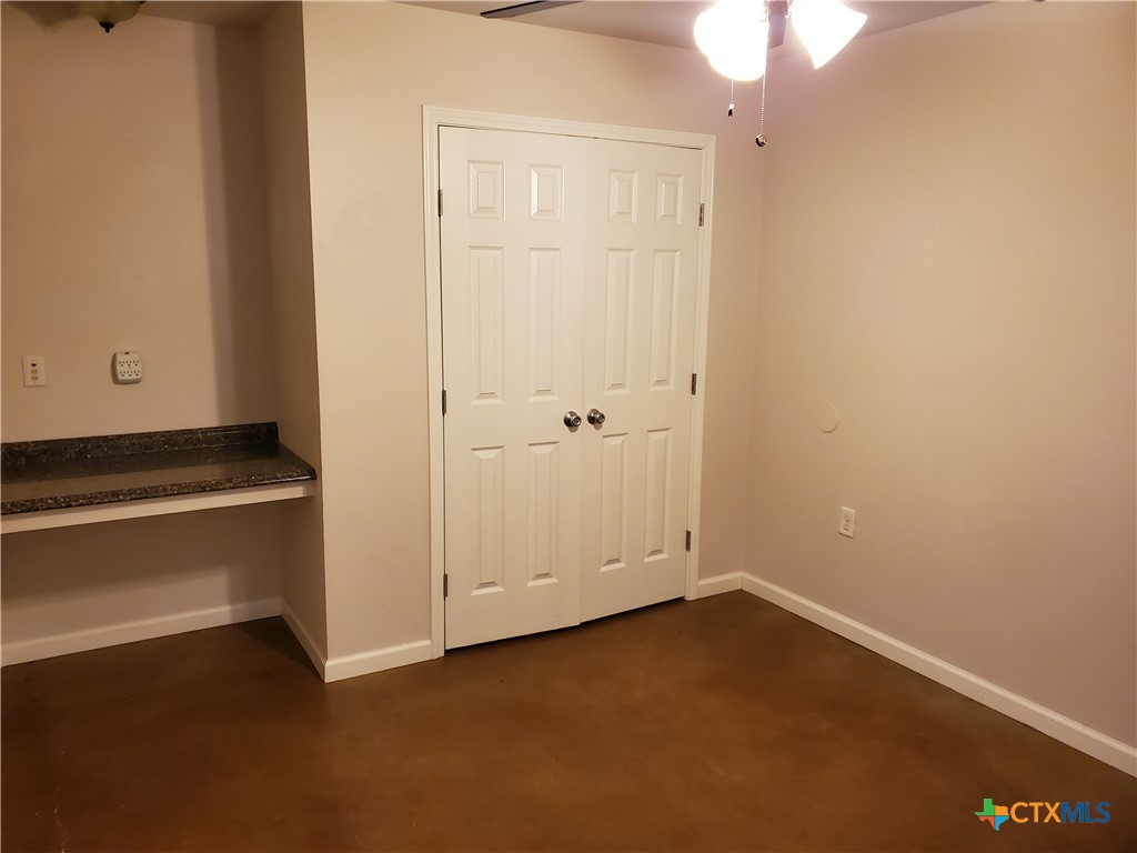 1037 W Court Street C Property Photo 4