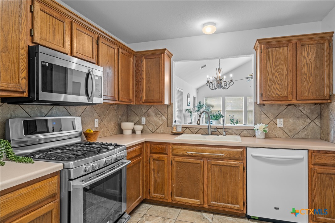 13533 Albania Way Property Photo 11
