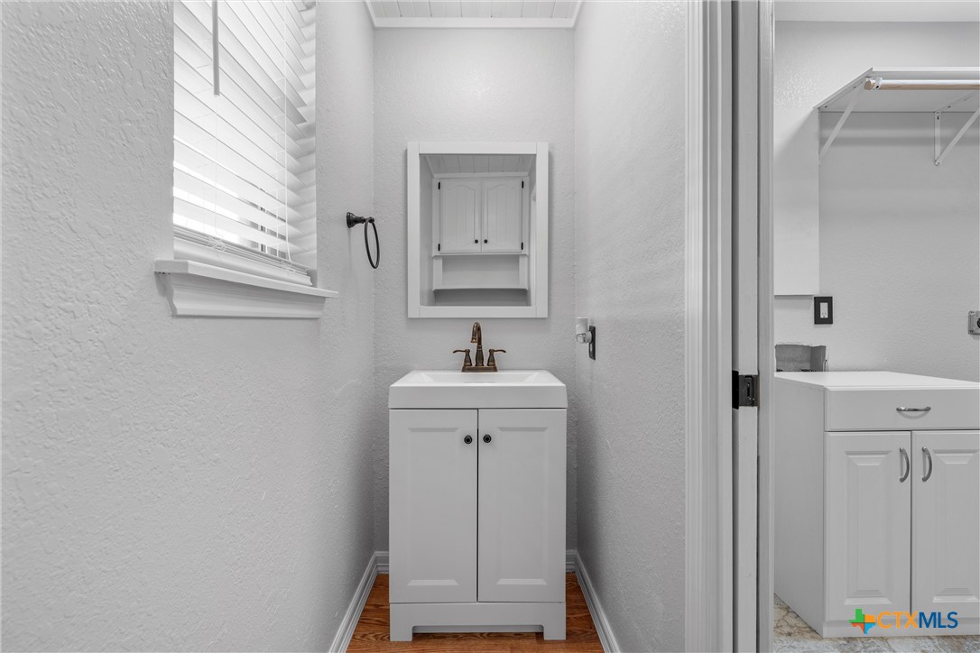 130 Spring Lane Property Photo 15