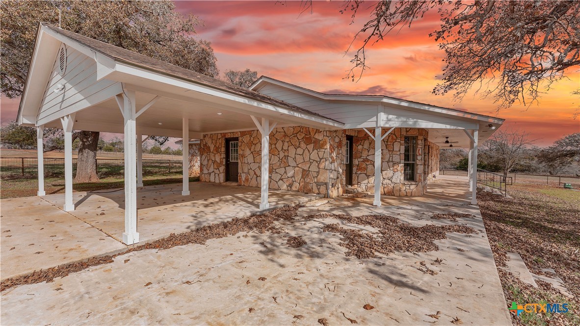 2569 County Road 443 Property Photo 4