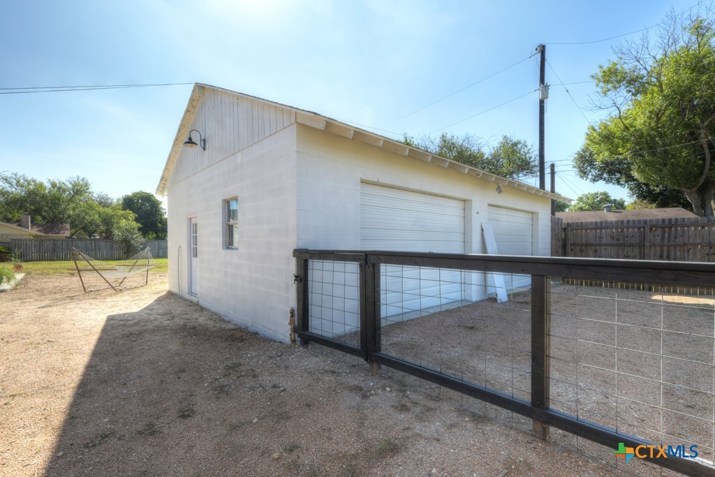 770 Carls Drive Property Photo 32