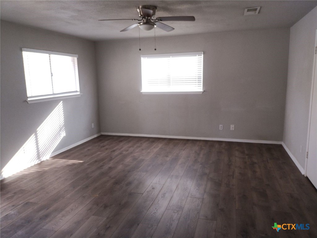 300 Milam Street 5 Property Photo 2