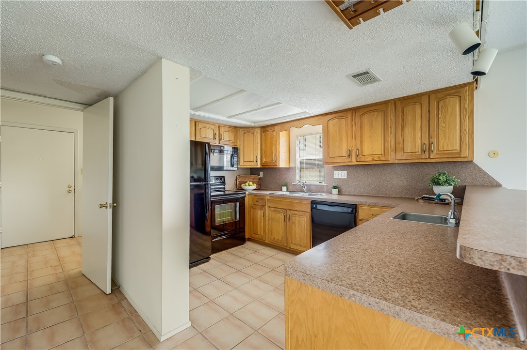 313 Venture Boulevard Property Photo 16