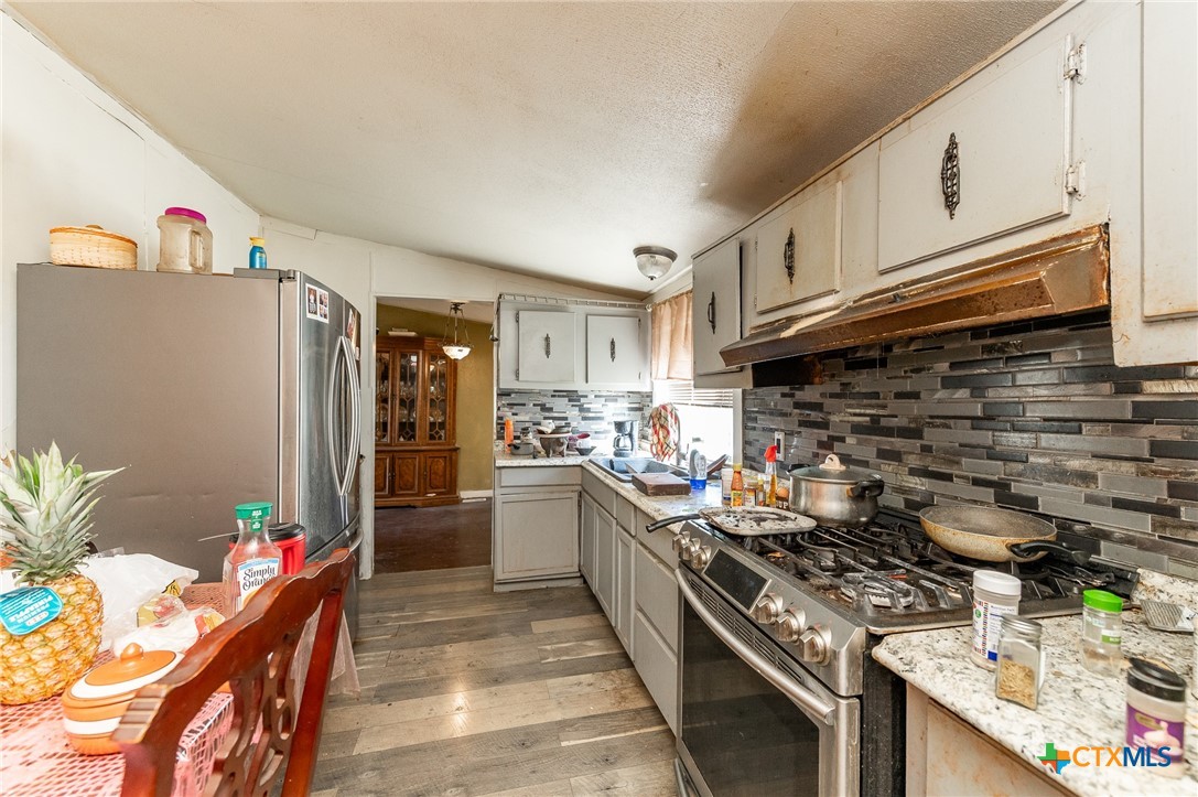 989 Oil Well Road Property Photo 11