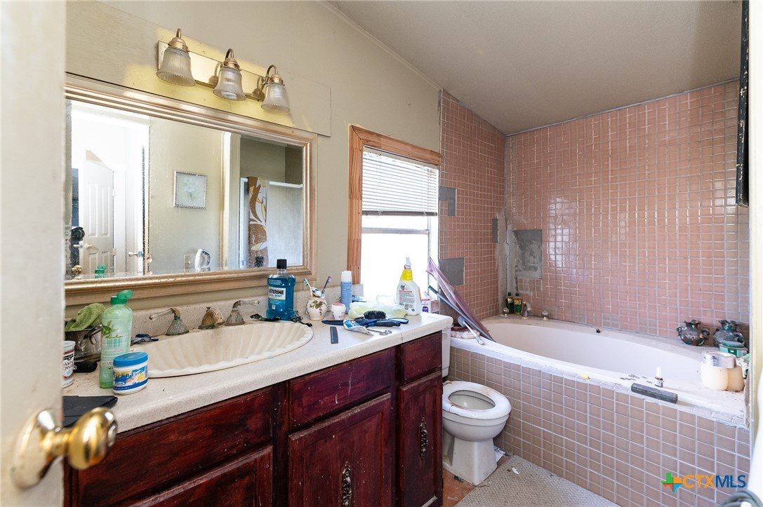 989 Oil Well Road Property Photo 13