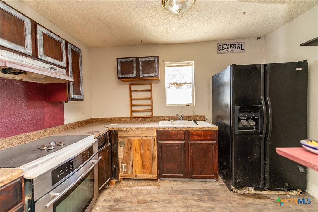989 Oil Well Road Property Photo 20