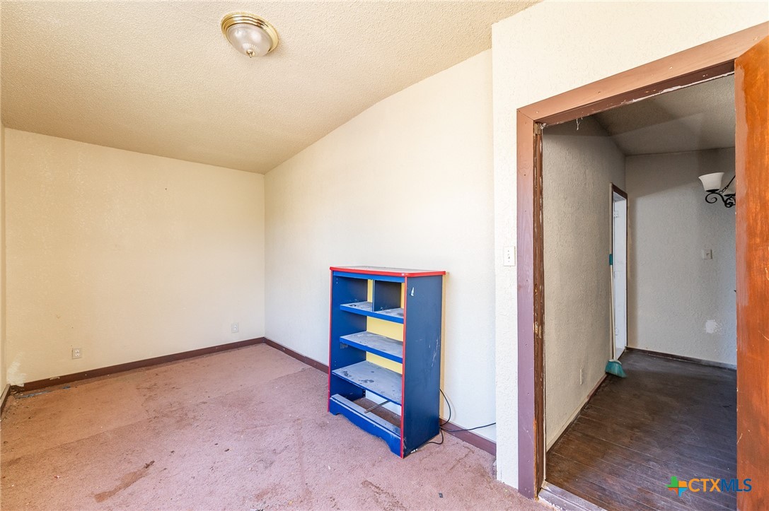 989 Oil Well Road Property Photo 22