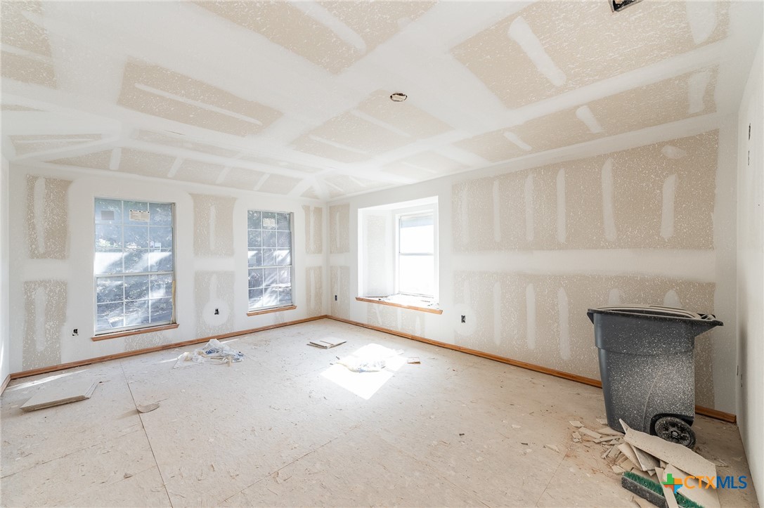 989 Oil Well Road Property Photo 31