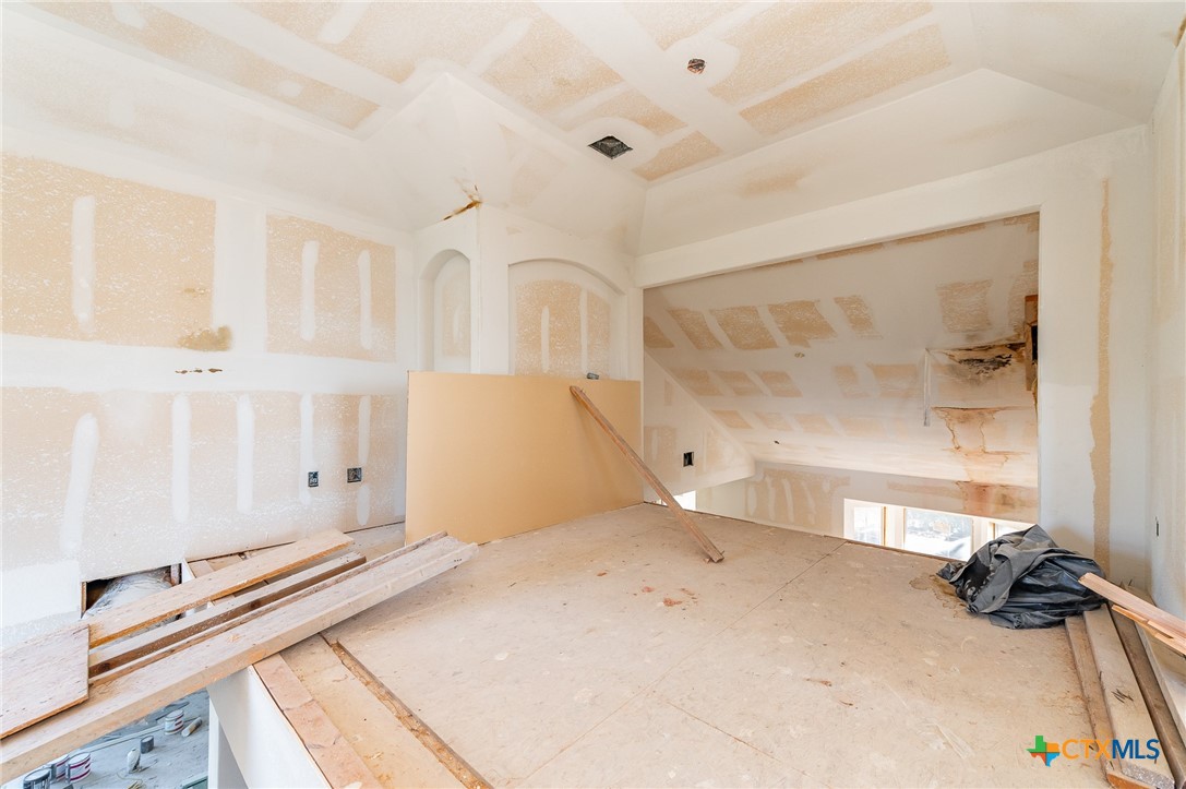 989 Oil Well Road Property Photo 35