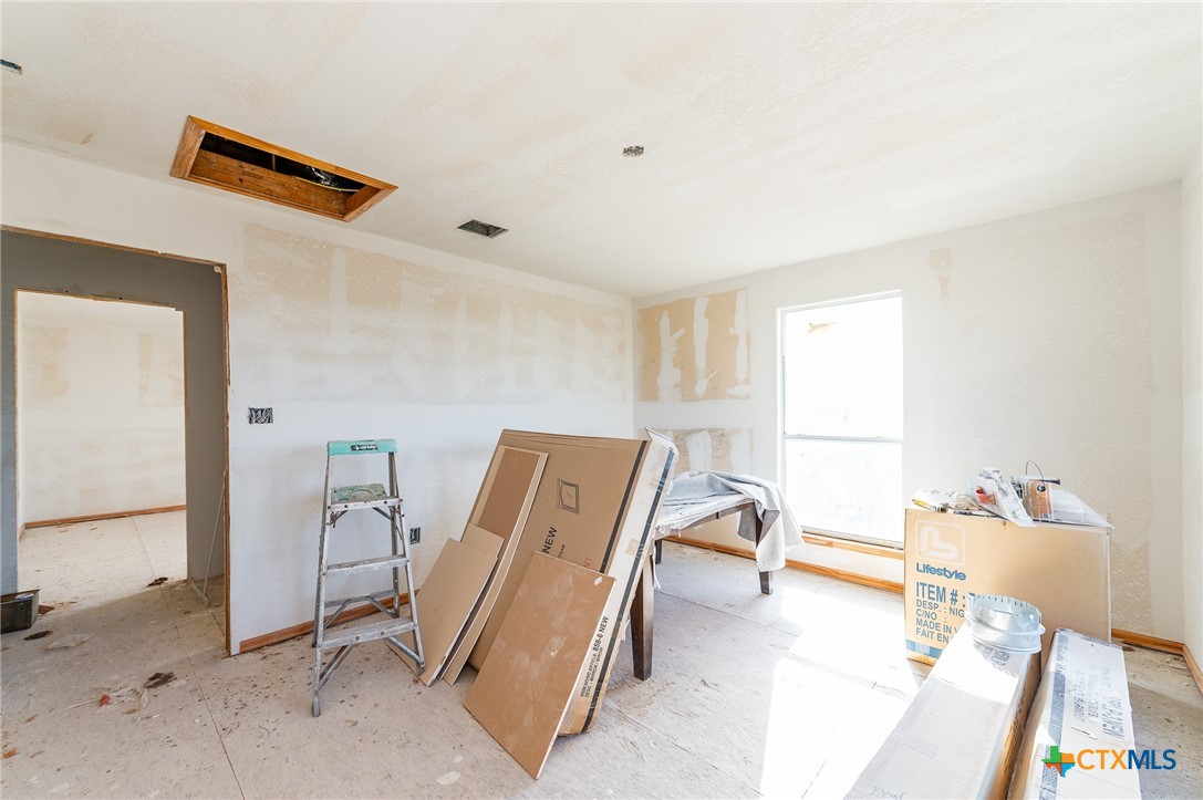 989 Oil Well Road Property Photo 38