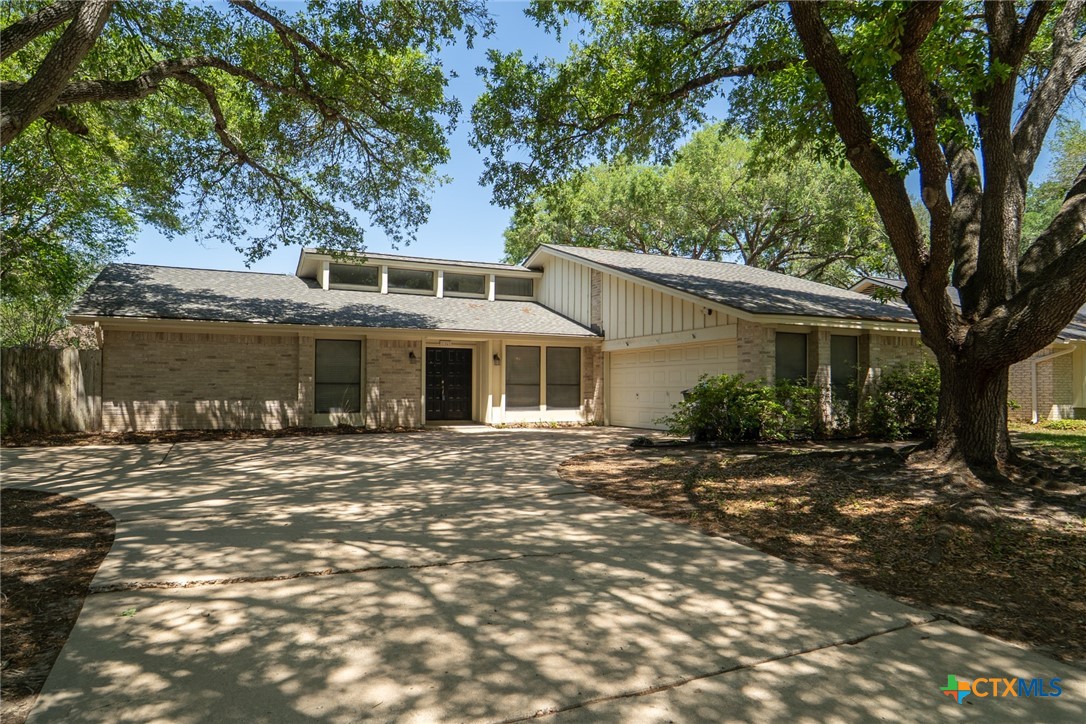 104 Woodwind Drive Property Photo 1