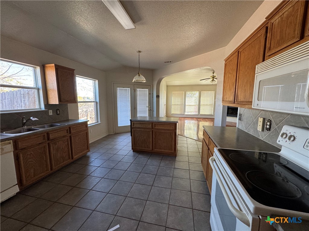 4202 Maid Marian Circle Property Photo 17