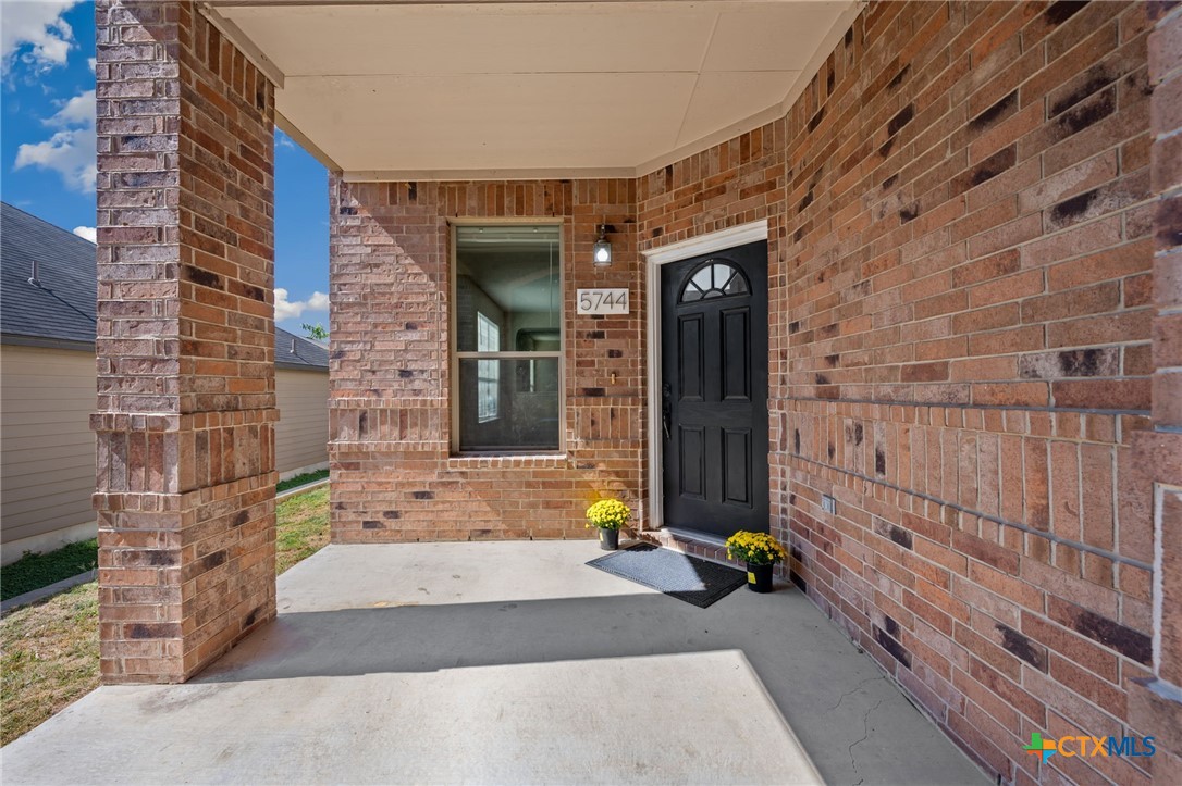 5744 Columbia Property Photo 2