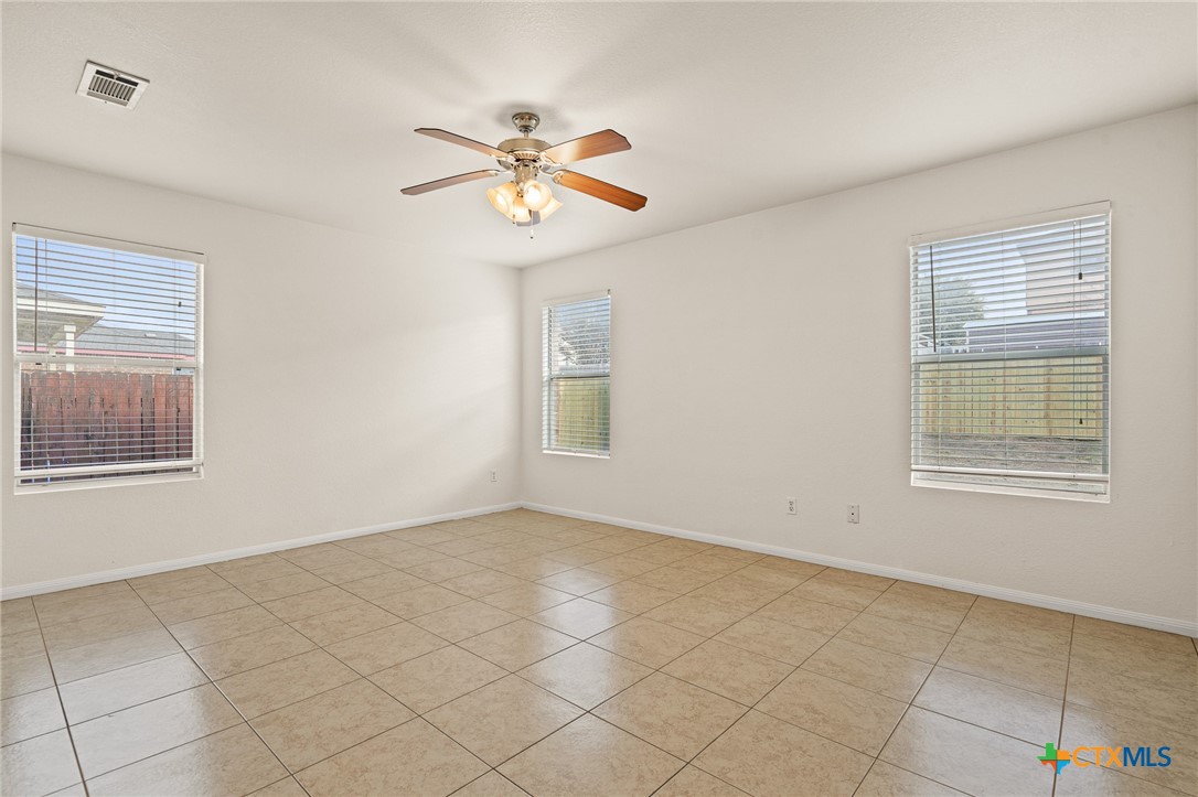 6609 Taree Loop Property Photo 7