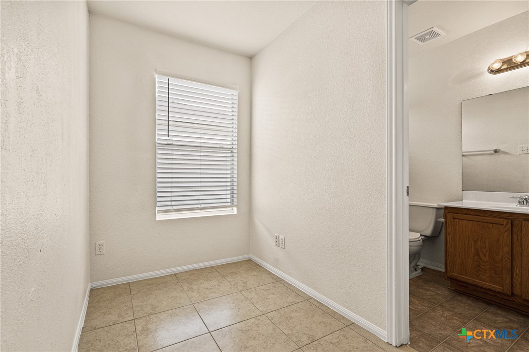 6609 Taree Loop Property Photo 13